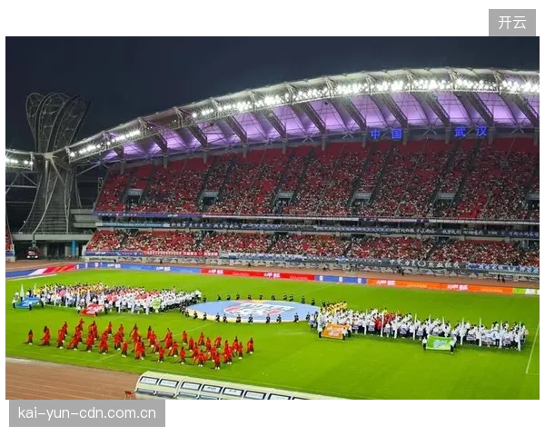 中超上座率持续攀升，俱乐部市场化运营与球迷文化建设成效初显。
